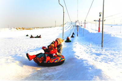 唐山玉龙湾滑雪场