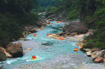 常德湖南屋脊峡谷漂流