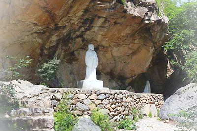 北京门头沟聚灵峡灵山古道