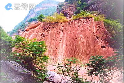 龙潭峡波纹巨石