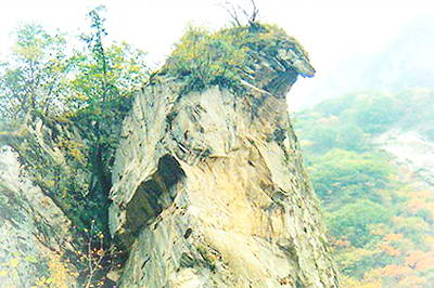 少华山鹰石