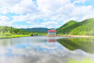 鄂伦春布苏里旅游区