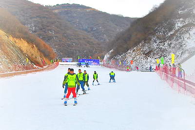 凤凰欢乐谷滑雪场