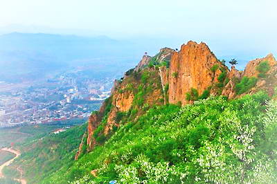 凤冠山石窟景区