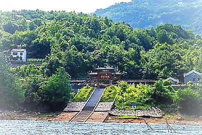 长阳麻池古寨景区