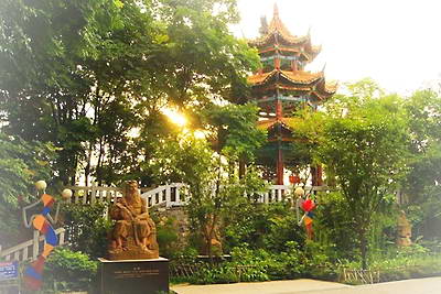 兴义穿云洞公园