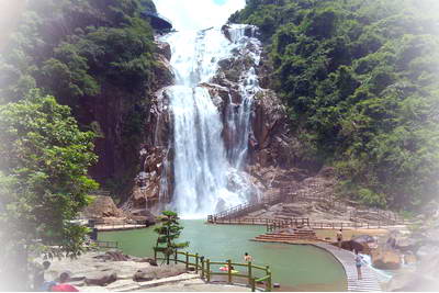 梅州龙归寨瀑布景区