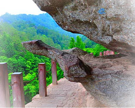 武夷山虎啸岩