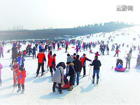 临沂茶山滑雪场