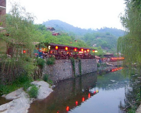 虹鳟鱼一条沟