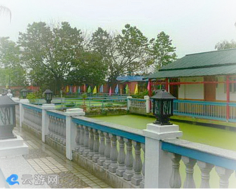 蓝天山庄