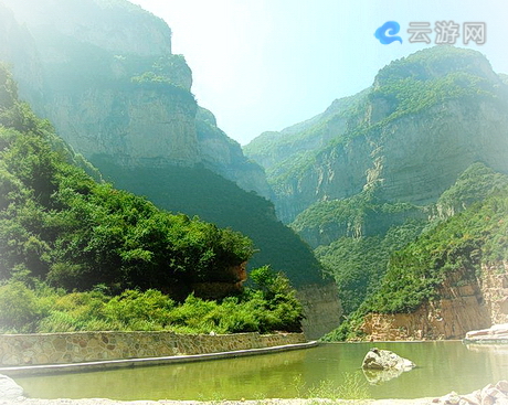 灵石红崖峡谷景区