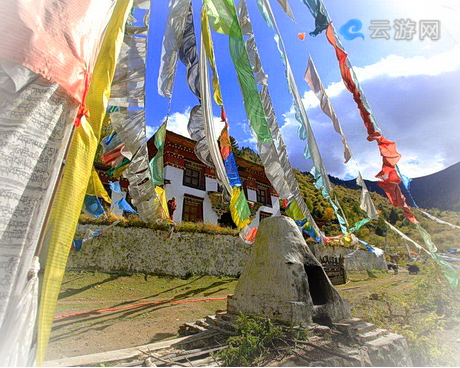 林芝苯日神山景区