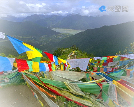 林芝苯日神山景区