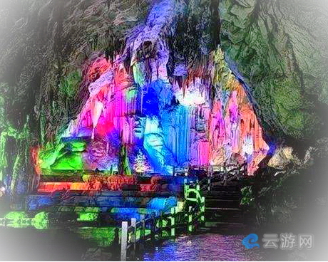 武鸣伊岭岩风景区