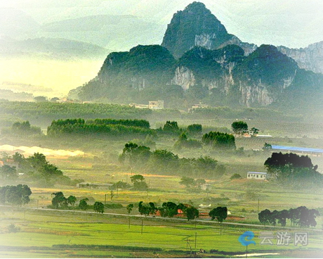武鸣伊岭岩风景区