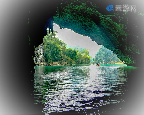 巴马水波天窗景区（百鸟岩）