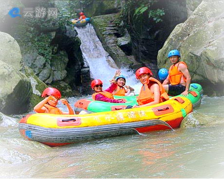 涟源飞水漂流景区