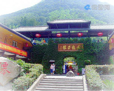 安吉藏龙百瀑风景区