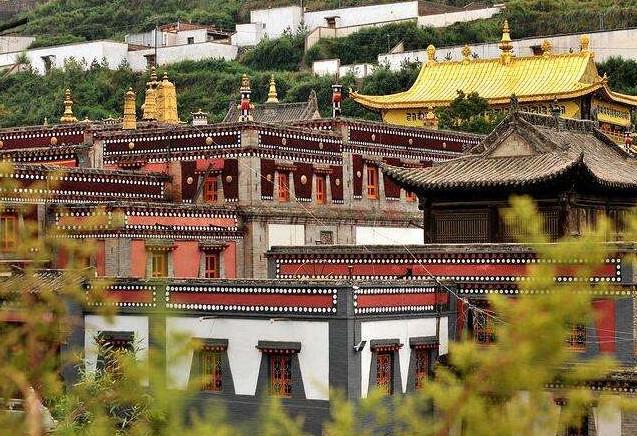 塔尔寺在哪里 及简介 