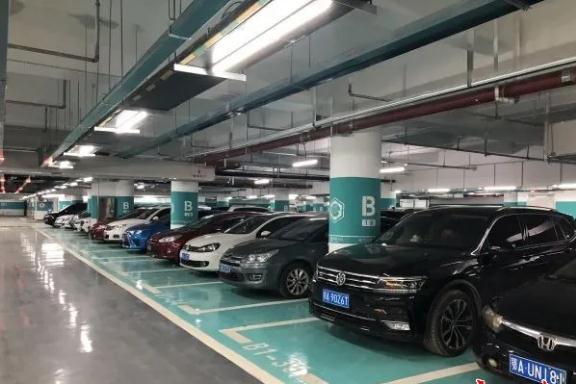 梨园广场停车场收费多少钱及开放时间