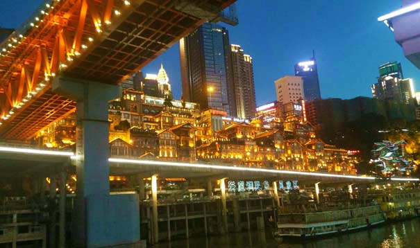 重庆旅游-两江夜景游船上观洪崖洞夜景