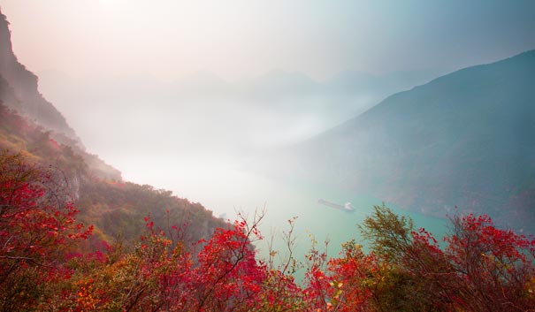 长江三峡红叶美景