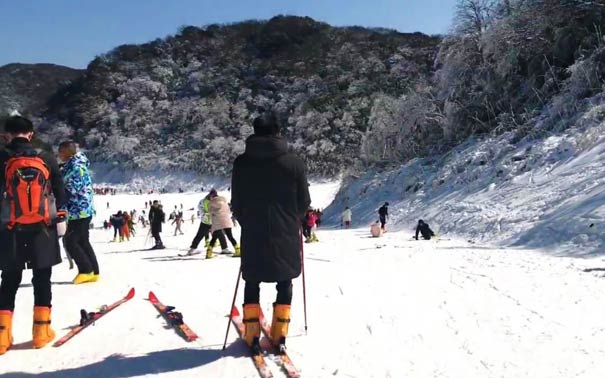 冬季金佛山滑雪